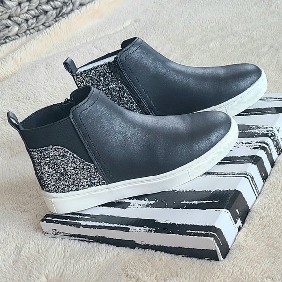 Dolce Vita Other - NWT DV Dolce Vita Kids Sizzle High Top Sneaker | Little Kid Size 3